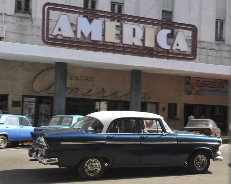 Illustration for article titled Even More Old Cars Down On The Cuban Street
